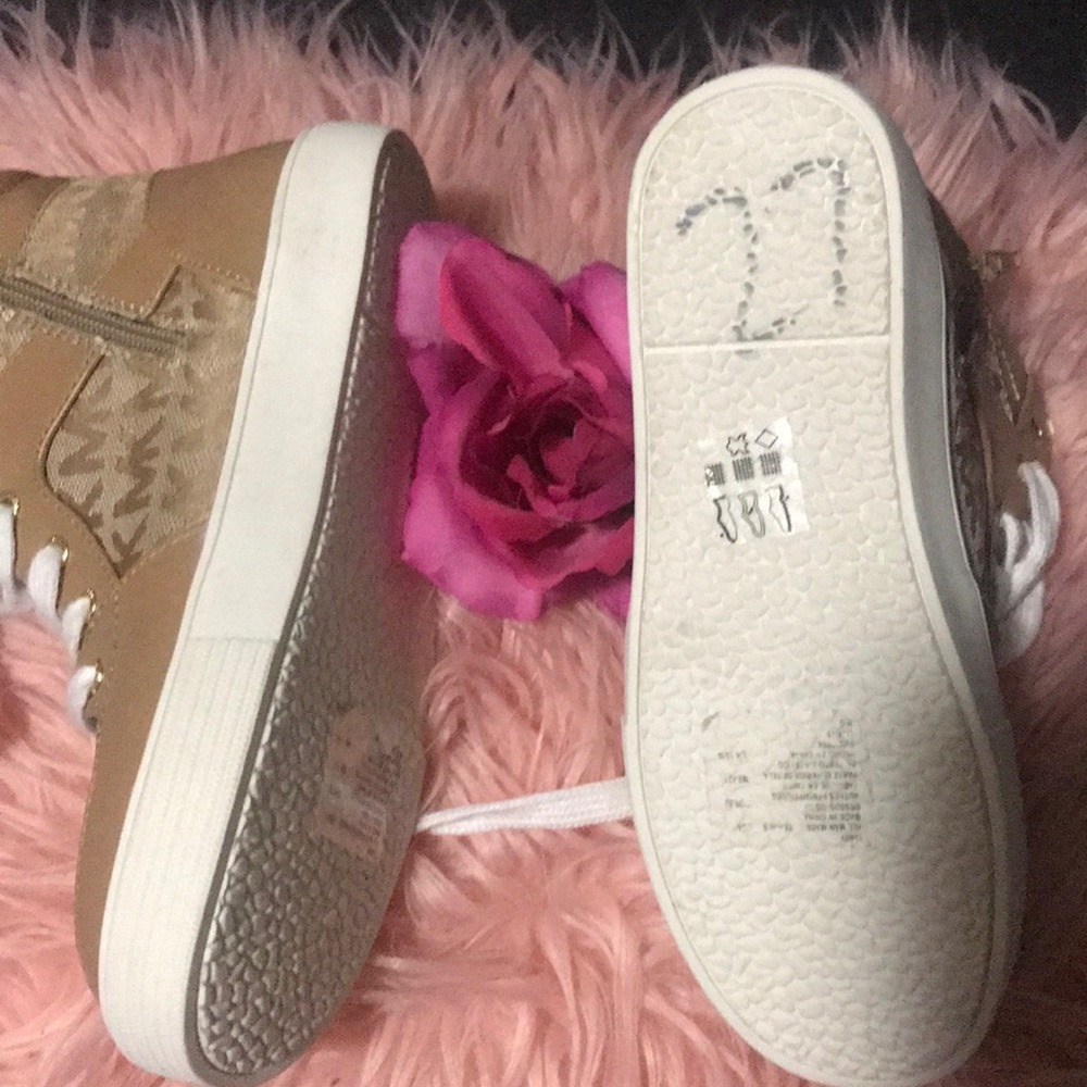 🎉🎈HOST PICK🎉🎈NWOB Michael Kors shoes - Picture 2 of 5